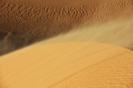 Dunes in the Sahara desert in the heart of Africaの写真素材
