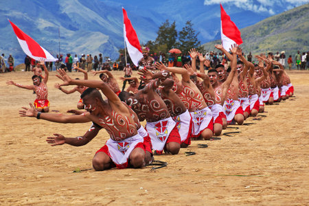 Wamena/Papua, Indonesia - 08 Aug 2016. National festival of local tribes in Wamena city, Papuaのeditorial素材