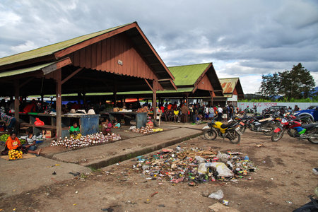 Wamena/Papua, Indonesia - 10 Aug 2016. Local market in Wamena city, Papuaのeditorial素材