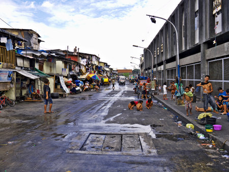 Manila, Philippins - 06 Mar 2012. The slums of Manila city, Philippinesのeditorial素材