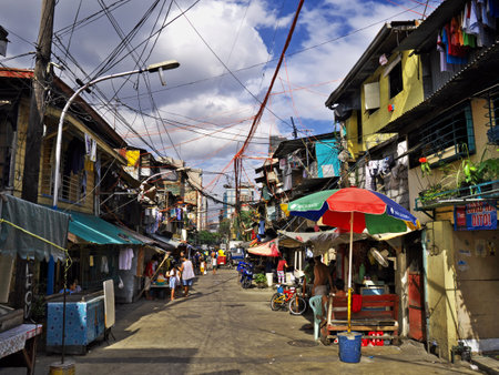 Manila, Philippins - 06 Mar 2012. The slums of Manila city, Philippinesのeditorial素材