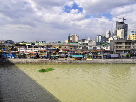 Manila, Philippins - 06 Mar 2012. The slums of Manila city, Philippinesのeditorial素材
