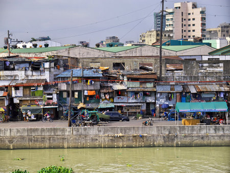 Manila, Philippins - 06 Mar 2012. The slums of Manila city, Philippinesのeditorial素材
