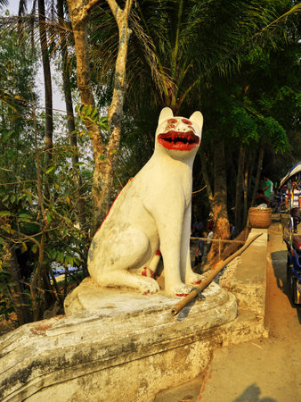 The statue in the Ancient Wat in Luang Prabang, Laosのeditorial素材