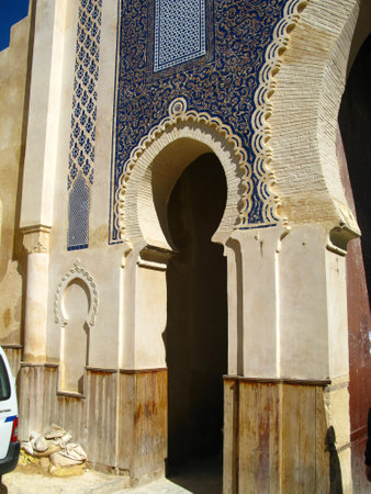 Fez / Morocco - 04 Nov 2010: Bab Boujloud - the ancient gate in Fez, Moroccoのeditorial素材