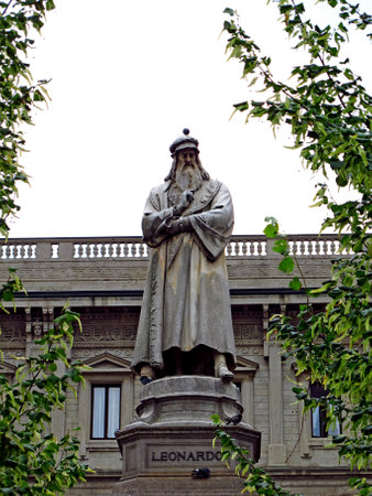 Milan / Italy - 14 Jul 2011: The statue of Leonardo da Vinci, Milan, Italyのeditorial素材