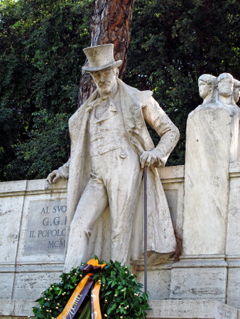 Rome / Italy - 17 Jul 2011: The statue in Trastevere, Rome, Italyのeditorial素材