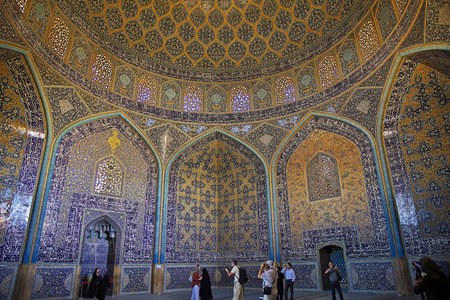 Isfahan / Iran - 03 Oct 2012: Mosque on Naqsh-e Jahan Square in Isfahan, Iranのeditorial素材