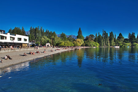 Queenstown / New Zealand - 23 Dec 2018: The beach in Queenstown city on South island, New Zealandのeditorial素材