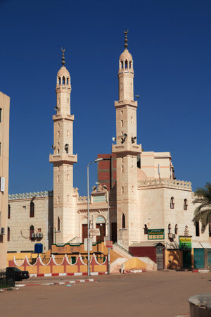 Aswan / Egypt - 26 Feb 2017: The mosque in Aswan city on Nile river, Egyptのeditorial素材
