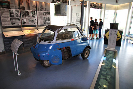 Berlin / Germany - 09 Sep 2015: Memorial of the Berlin Wall, Germanyのeditorial素材