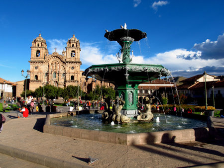 Cusco / Peru - 06 May 2011: The fountain on Plaza de Armas, Cusco, Peruのeditorial素材
