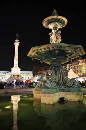 Lisbon / Portugal - 10 May 2015: The fountain in Lisbon city at night, Portugalのeditorial素材