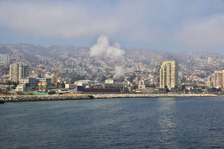 Valparaiso, Chile - 30 Dec 2019: The view on Valparaiso, Pacific coast, Chileのeditorial素材