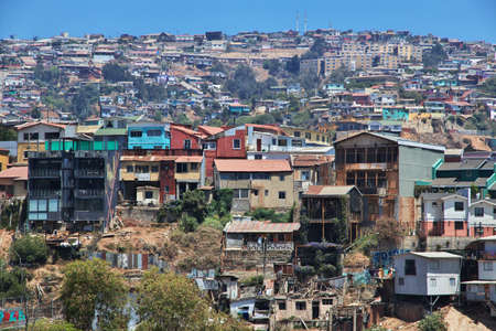 The view on the hill with vintage houses in Valparaiso, Pacific coast, Chileのeditorial素材
