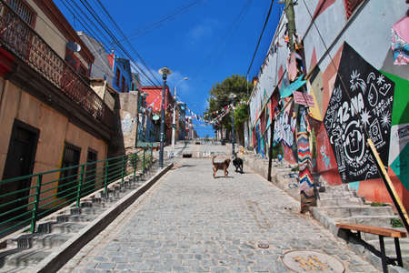Valparaiso, Chile - 30 Dec 2019: The vintage street with art in Valparaiso, Pacific coast, Chileのeditorial素材
