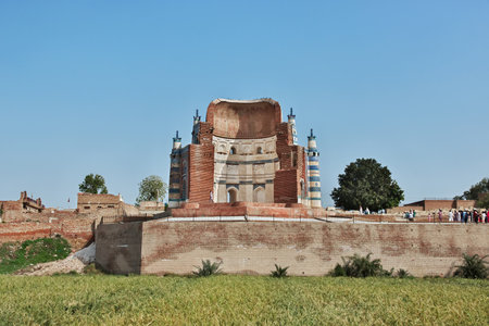 Uch Sharif, Ruins of centuries old Mausoleums near Bahawalpur, Pakistanのeditorial素材