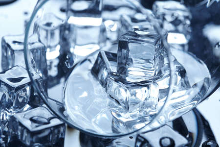 wet ice cubesの写真素材