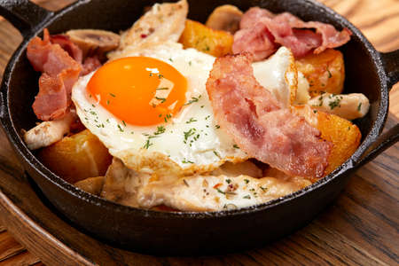 Add to Likebox English breakfast with bacon, sausage, fried eggの写真素材