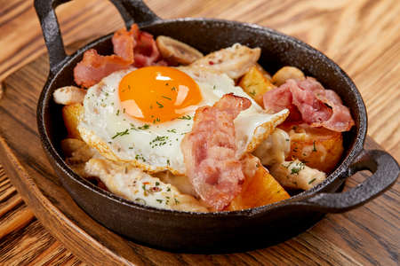 Add to Likebox English breakfast with bacon, sausage, fried eggの写真素材