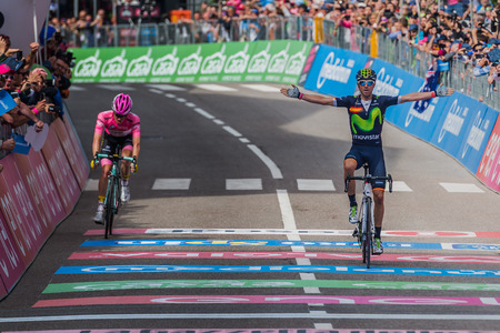 Andalo, Italy May 24, 2016; Alejandro Valverde wins His First internship in career in the Tour of Italy, shortly before the leader of the general classification in Pink Jersey.のeditorial素材