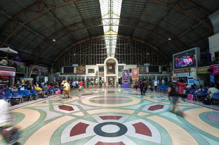 Inside the main departure hall of Hua Lamphong railway station, Bangkok, Thailandのeditorial素材