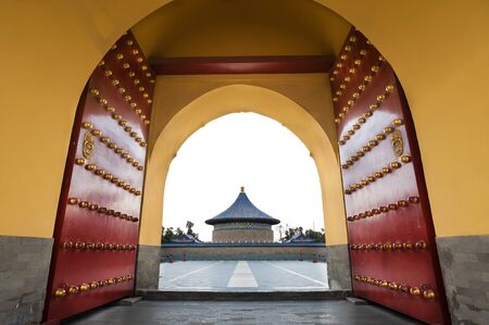 View of the Imperial Vault of Heaven at the Temple of Heaven complex, Beijingのeditorial素材