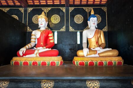 Buddha statues at Wat Chedi Luang, Chinag Mai, Thailandのeditorial素材