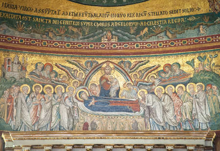 Jacopo Torriti's mosaic 'The Dormition of the Virgin Mary' (1296) in the apse of the Papal Basilica of Santa Maria Maggiore, Rome, Italyのeditorial素材