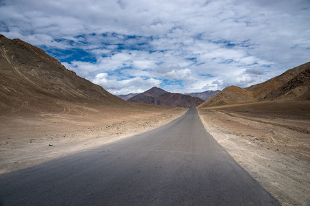 Long road in Leh, Ladakhの写真素材
