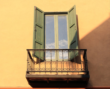 Open Old Window On Brick Wallの写真素材