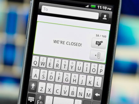Message on a smartphone's displayの写真素材