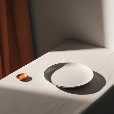 Empty white plate on a table in a room with curtains. 3d renderingの素材