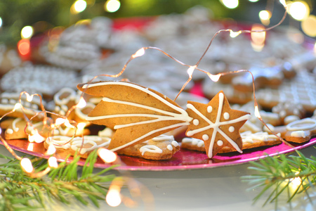 Gingerbread cookies decoration. Shooting star shape, Christmas background