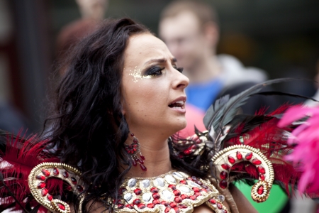 Warsaw, august 26, 2012,-Carnival dancers and musicians on Warsaw Multicultural Street Paradeのeditorial素材
