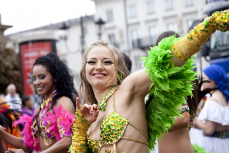 Warsaw, august 26, 2012,-Carnival dancers and musicians on Warsaw Multicultural Street Paradeのeditorial素材