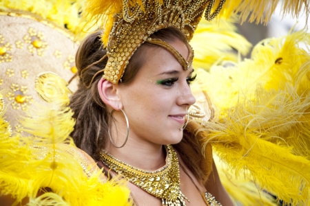 Warsaw, august 26, 2012,-Carnival dancers and musicians on Warsaw Multicultural Street Paradeのeditorial素材