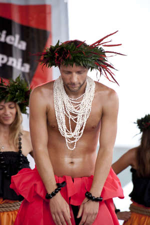 Warsaw, august 26, 2012,-Carnival dancers and musicians on Warsaw Multicultural Street Paradeのeditorial素材