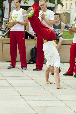 WARSAW, POLAND, AUGUST 01: Unidentified capoeira dancer on street performance  on August 01, 2014 in Warsaw, Poland.のeditorial素材