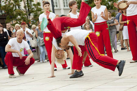 WARSAW, POLAND, AUGUST 01: Unidentified capoeira dancer on street performance  on August 01, 2014 in Warsaw, Poland.のeditorial素材