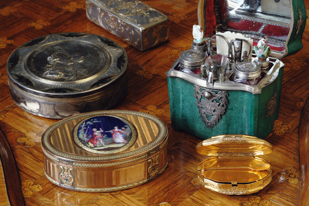 Tsarskoye Selo, Russia - 05 March 2015 : Perfume kit at Tsarskoye Selo Pushkin Palace near Saint Petersburgのeditorial素材