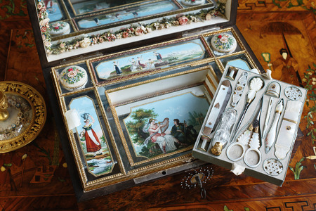 Tsarskoye Selo, Russia - 05 March 2015 : old shaving kit at Tsarskoye Selo Pushkin Palace near Saint Petersburgのeditorial素材