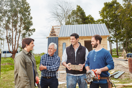 Architect and artisans togehter as a construction team