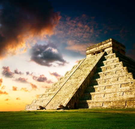 Chichen Itza Mayan Pyramid の写真素材