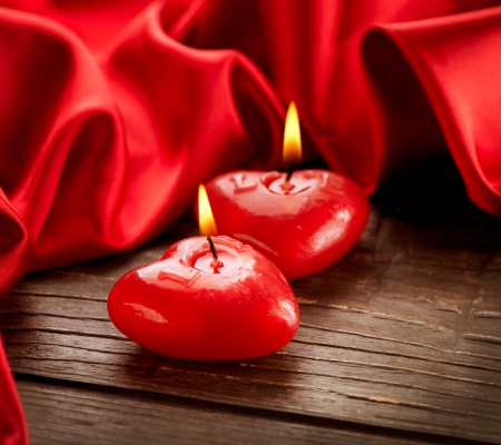 Valentines Hearts Candles over Wood  Valentine s Day の写真素材