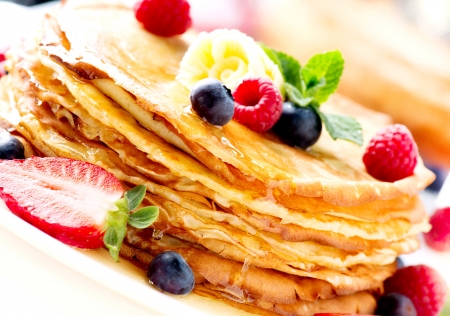 Pancake  Crepes With Berries  Pancakes stackの写真素材