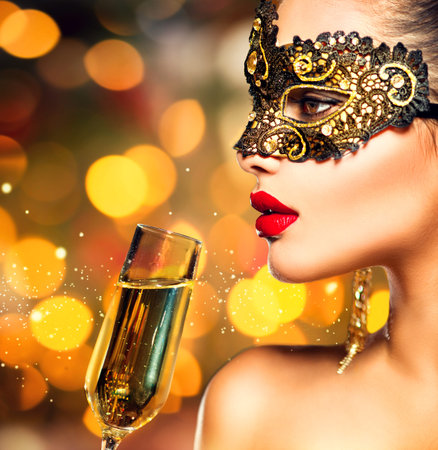 ベネチアンマスクの写真 イラスト素材一覧 37 708件 ストックフォトのamanaimages Plus