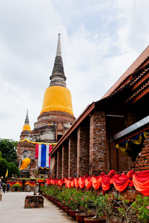 Big Image of buddha in ayutthaya ancient city, thailandの写真素材