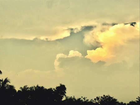 The cloudy skyの素材