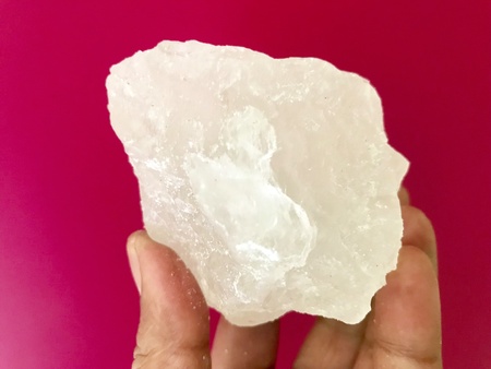 A lump of alum crystal. Alum is used as a beauty product and cosmetic product. Besides these alum is used in herbal treatments in the Ayurvedic medicine systemの素材
